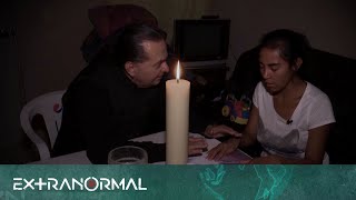 ¡La casa de esta mujer está llena de actividad paranormal y sucesos terroríficos  Extranormal [upl. by Editha404]