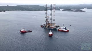 OFFLANDING OF THE RIG quotHERCULES TRIUMPHquot AT TRINCOMALEE ANCHORAGE ON 15TH SEPT 2013 [upl. by Assirim936]