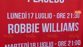 Il concerto di Robbie Williams a Barolo supercontrolli ai varchi [upl. by Derf]