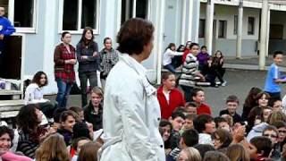 Latillé  Manifestation au collège ArthurRimbaud [upl. by Nirraj824]