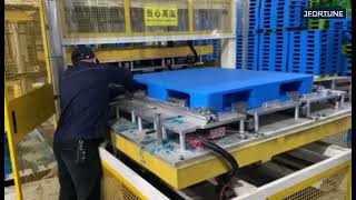 Plastic Pallet Welding Machine in Customer Plant [upl. by Joiner]