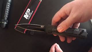 New 2018 Smith amp Wesson MampP OTF Spear Knife  Unboxing amp Review [upl. by Akimrej]