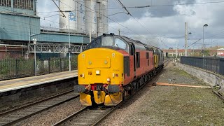 HNRail  Colas 37405 paired with 37610 amp TFW 197103 working a service to Manchester 23324 [upl. by Hoi436]