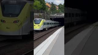 X3 Arlanda express ￼passerar Solna [upl. by Nogam343]