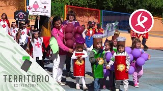 Representando nuestras tradiciones sin salir del colegio  Territorio Extremadura [upl. by Jacquelin]