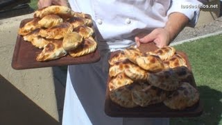 Empanada Argentina  Receta tradicional mendocina  Bodegas Salentein  Mendoza [upl. by Tam]