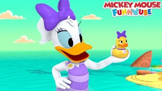 Mickey Mouse Funhouse S03E08 Can I Borrow DuckyDoo  Disney Junior  Review [upl. by Sacken]