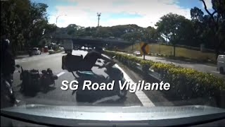 8nov2024 bke motorcyclist trying to overtake fellow motorcyclist while lane splitting [upl. by Chadwick]