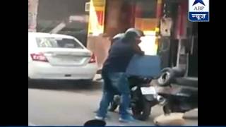 Delhi Actual footage of criminals looting Rs 15 crore from Kamala Nagars CitiBank ATM [upl. by Novonod]