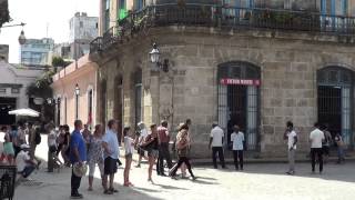 Plaza de la Catedral en La Habana Cathedral Square  Havana Cuba [upl. by Nosneb]