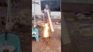 ทอดยังไงไม่ให้น้ำมันกระเด็น😆How to try without oil splattering คลิปตลก shortvideo shorts funny [upl. by Marlen445]