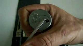 lockpicking a UK YALE cylinder lock [upl. by Anaic668]