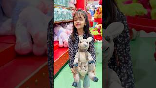 Prisha ne dekha kangaroo 🦘😃 prishaandmom trending viralvideo shorts [upl. by Nomrej354]