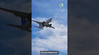 Beautiful Boeing 737700  United Airlines  Landing at IAH [upl. by Ayotas]