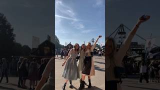 Dirndl outfit check auf dem Oktoberfest [upl. by Mcallister475]