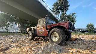 Jeep Nukizer oldtimer muddy dirt roll off road truck 2s lipo no edit [upl. by Antone]