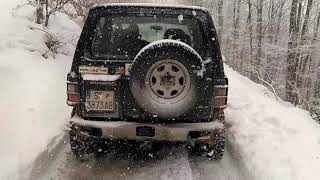 Mitsubishi PAJERO 28 snow [upl. by Bellanca]