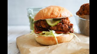 Buttermilk Fried Chicken Burger  Den Bedste Kyllingeburger Jeg Nogensinde Har Smagt [upl. by Nnyleahs628]