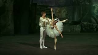 Rudolf Nureyev and Margot Fonteyn in SWAN LAKE  ACT 4 a Pyotr Ilyich Tchaikovsky ballet 1966 [upl. by Aisemaj]