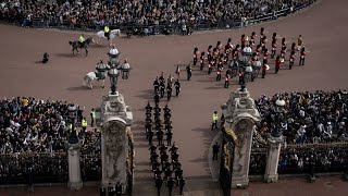 120 Jahre Entente Cordiale Frankreich und Großbritannien tauschen Wachen aus [upl. by Nagyam]