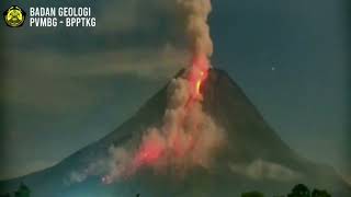 Indonesia en alerta tras erupción del volcán Merapi en Java [upl. by Notlem737]