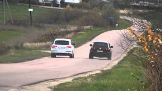 VW Touareg V10 vs Audi Q7 V8 42TDI [upl. by Calypso]