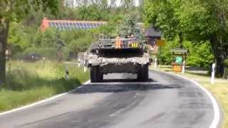 Leopard 2 Kolonne rollt durch Storkau Manöver Heidesturm 2015 [upl. by Adall]