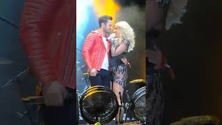 Murat Boz amp Hadise  Deli Oğlan  unutulmaz konser 🔥 [upl. by Betsey]