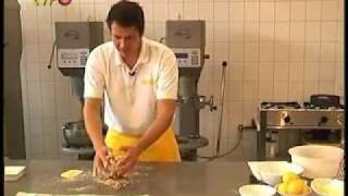 Zimtsterne backen mit Dominic Padeffke von der BäckereiKonditorei Padeffke aus Mössingen [upl. by Cordier23]