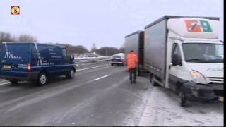 Sneeuw in Brabant A2 rond Eindhoven afgesloten [upl. by Ellehciram]