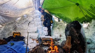 SOLO Bushcraft WINTER Camping  Build WARM SNOW SHELTER FIREPIT Inside  Blizzard amp Cowboy Coffee [upl. by Howlend]