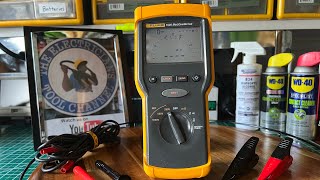 FLUKE 1520 Megohmmeter Insulation Tester w Battery 🔋 Checker [upl. by Raye596]