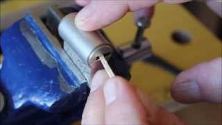 Crochetage lockpicking cylindre Thirard FEDERAL de Zayek [upl. by Aduhey762]