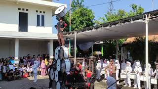 Atraksi Drumband SMK MEDIKA Pekalongan  Pawai Khitan Massal Masjid Al Maqbulin Kebulen 2024 [upl. by Terrena]