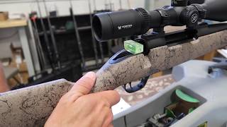 SHOOTING THE WEATHERBY MARK V ULTRALIGHT 300 MAG WITH THOMPSON LONG RANGE [upl. by Robaina]