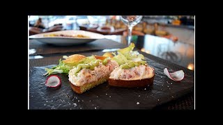 Recette de tartine de crabe des neiges avocat et chips de ratte [upl. by Jami676]