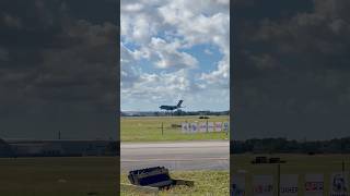 C17 showing its short landing capabilities c17globemaster c17 globemaster usaf atlus [upl. by Immac965]