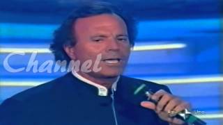 Julio Iglesias  Una donna può cambiar la vita  live [upl. by Sirrot]