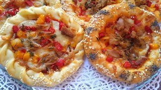 Pizzas individuelles au thon فطائر مالحة أو بيتزات فردية سهلة و اقتصاية [upl. by Lief]