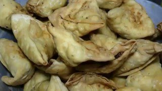 MOST FAMOUS EVENING SNACK SAMOSA  INDIANS FAMOUS EVENING STREET FOOD street food [upl. by Nauqyaj]