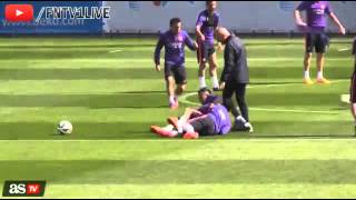 Neymar and Rafinha fight with each other in Barcelona training [upl. by Valencia697]