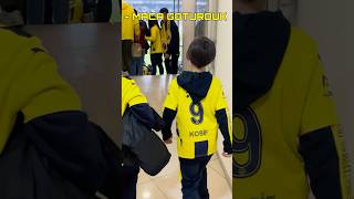 SAHAYA KAYARAK GİREN ÇOCUK🤣 futbol fenerbahçe [upl. by Adnoved]