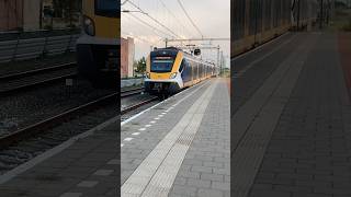 SNG halteert op station Houten Castellum  DutchRail  train trainspotting treinleven railway [upl. by Elokin]