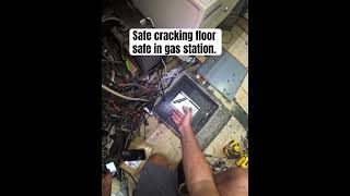 Safe cracking floor safe in gas stationsafecracking drill safelockout safetydeposit gasstation [upl. by Thomasine]