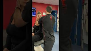 Évaluation cervicale  effectuer des corrections extension cxdx elevation scapula surpression [upl. by Tempa996]