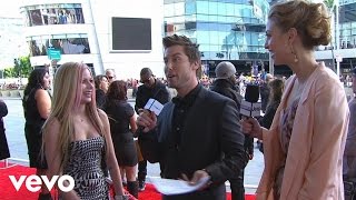 Avril Lavigne  2010 Red Carpet Interview American Music Awards [upl. by Montano]