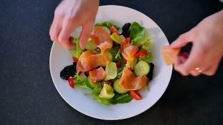 Salat med røkelaks og avokado [upl. by Nolubez]