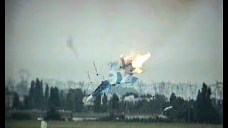 The 43rd Paris Air Show  Parisle Bourget  19990612  Sukhoi Su30MK Crash wwwaerosporthu [upl. by Leikeze]