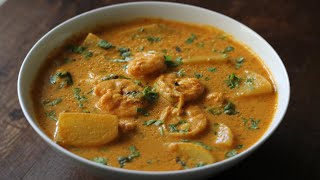 Prawn amp Potato Curry  Sungta Ani Botatyachi Kadi  Mangalorean Catholic Style [upl. by Yngiram]