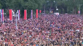 Chinese President Xi greeted by thousands of Serbians [upl. by Pik]